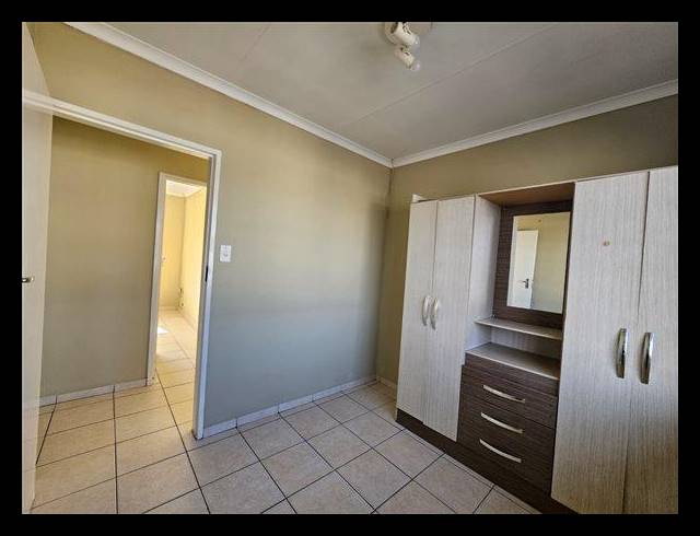 3 BEDROOM APARTMENT FOR SALE IN BOKSBURG WEST